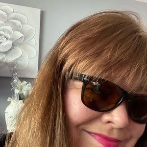 Meet your Posher, Pamela